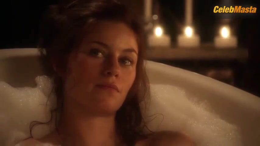 Cassidy Freeman's Sultry Scene in Smallville