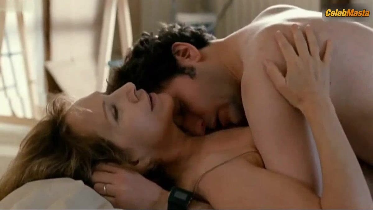 Nathalie Baye Tits Scene from Cliente
