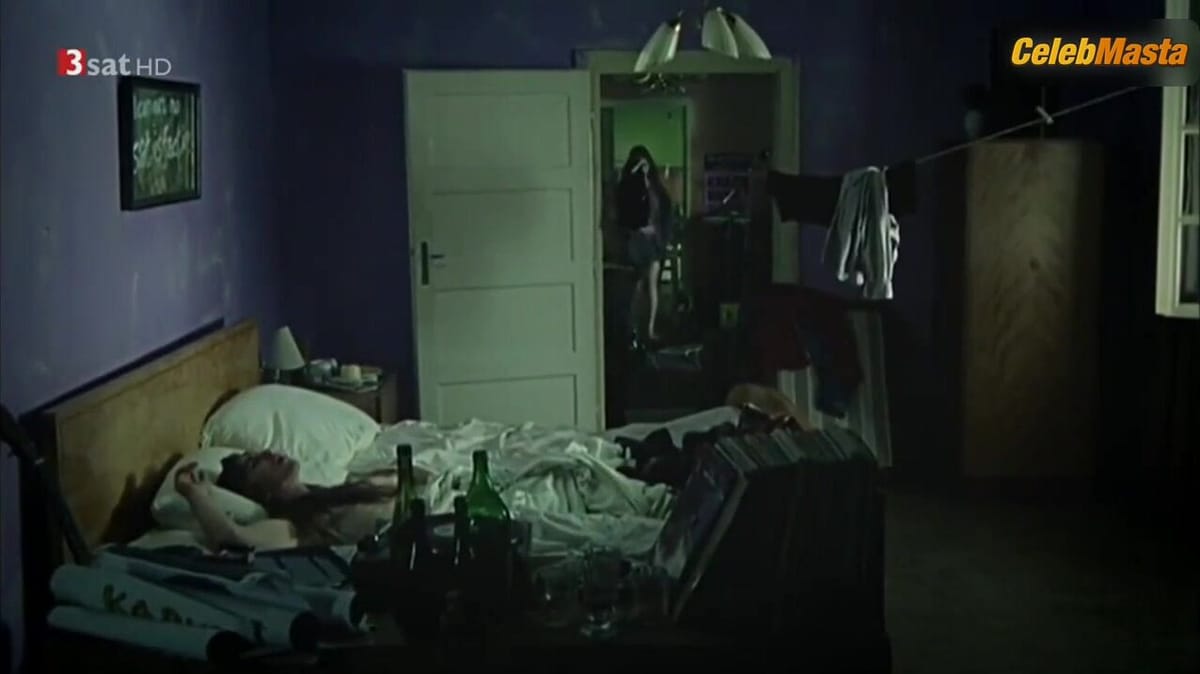 Esther Zimmering's Sexy Scene from Mutig in die neuen zeiten Alles anders