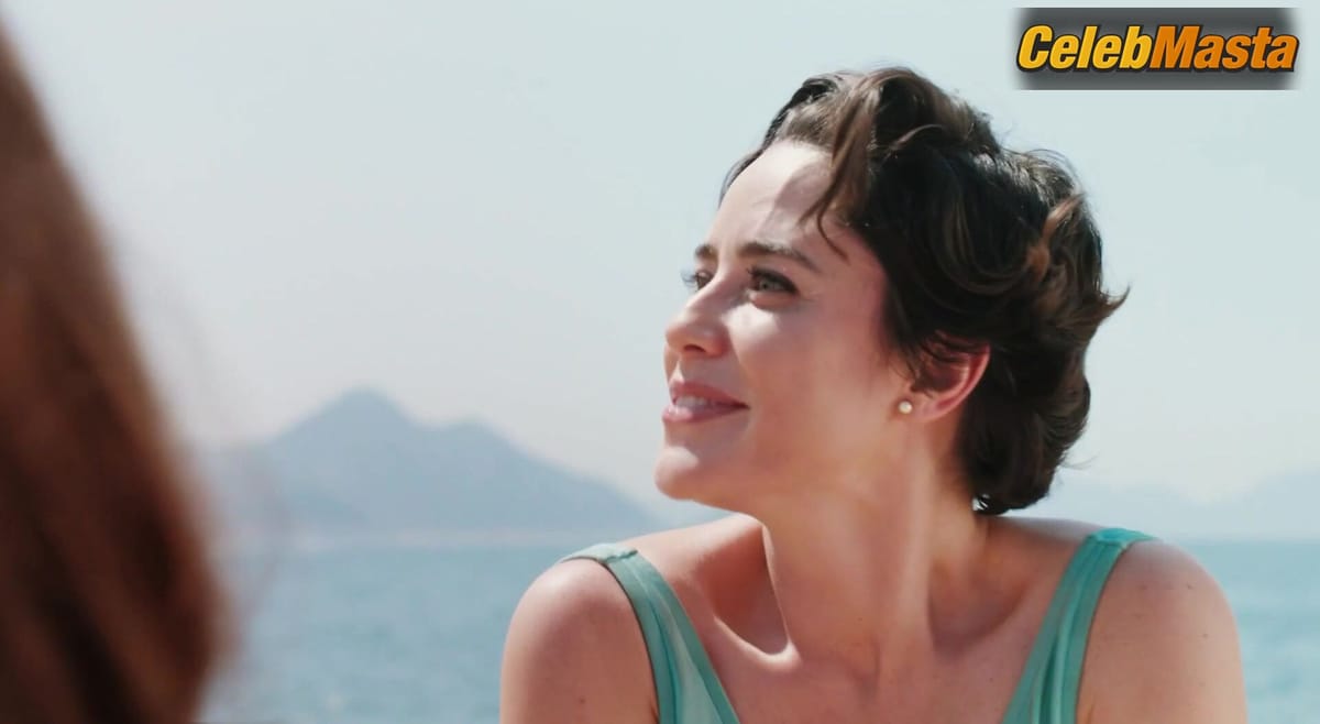 Maria Casadevall and Fernanda Vasconcellos Swimsuit Scene in Most Beautiful Thing
