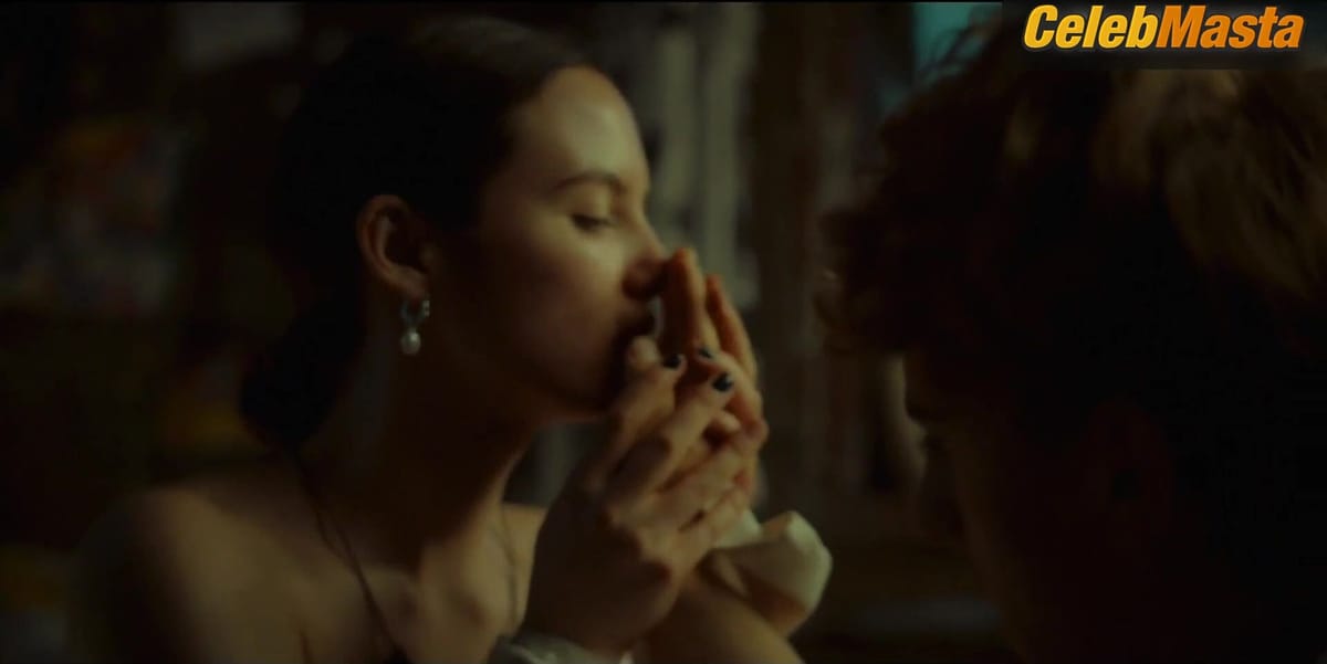 Martyna Byczkowska, Kasia Warnke, Anna Krotoska and Paulina Krzyzanska Boobs Scene in Absolute Beginners