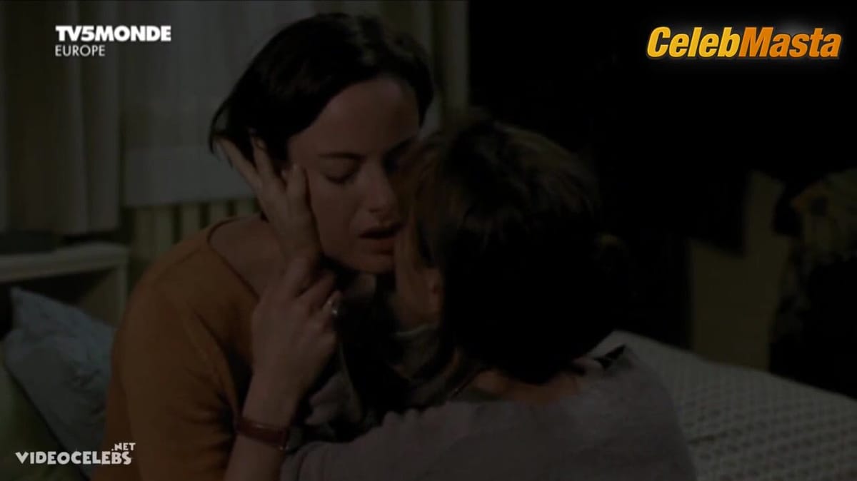 Emmanuelle Beart Lesbian, Booty Scene from La repetition
