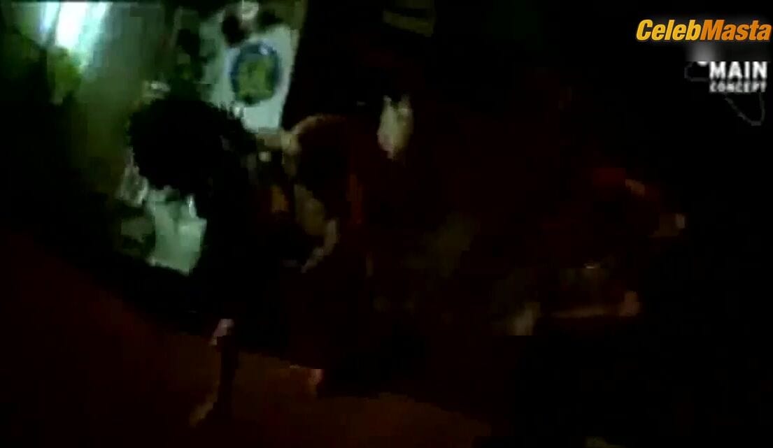 Dira Paes Bares Her Butt Scene in Baixio Das Bestas