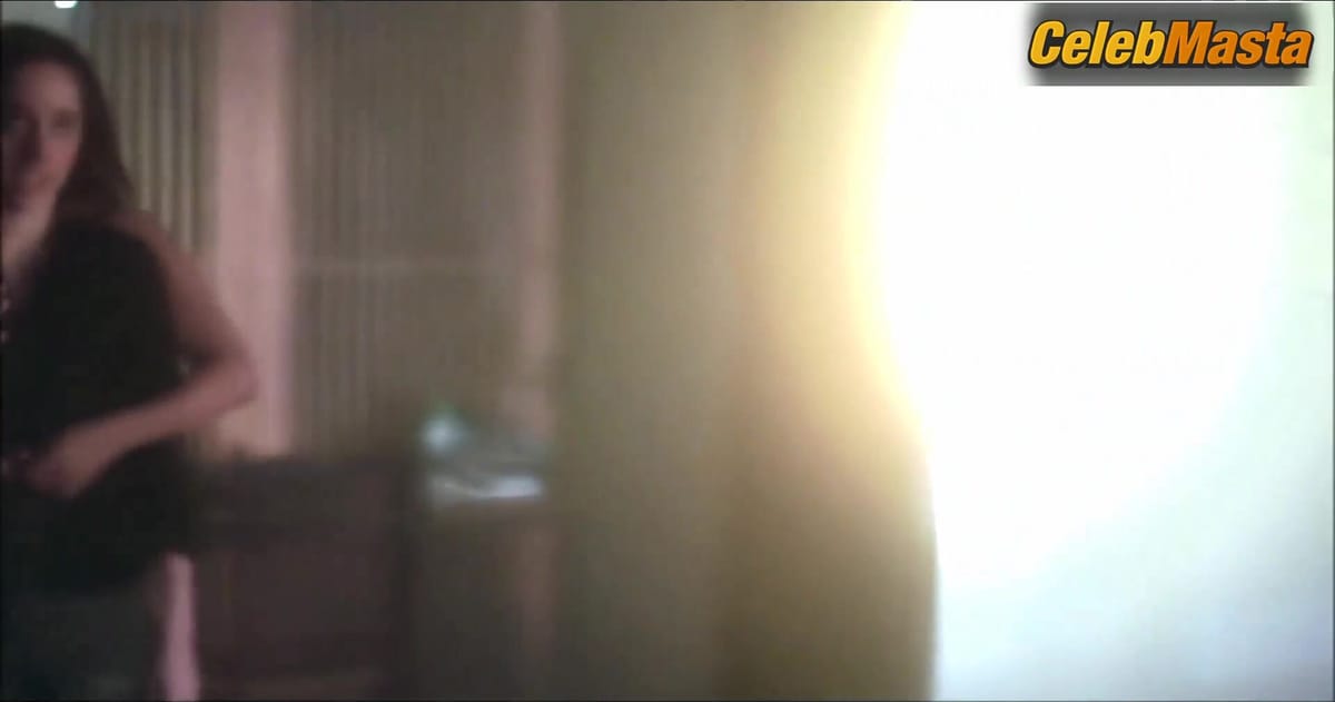 Dira Paes and Manoela Aliperti's Lesbian Sex Scene in A5 Five