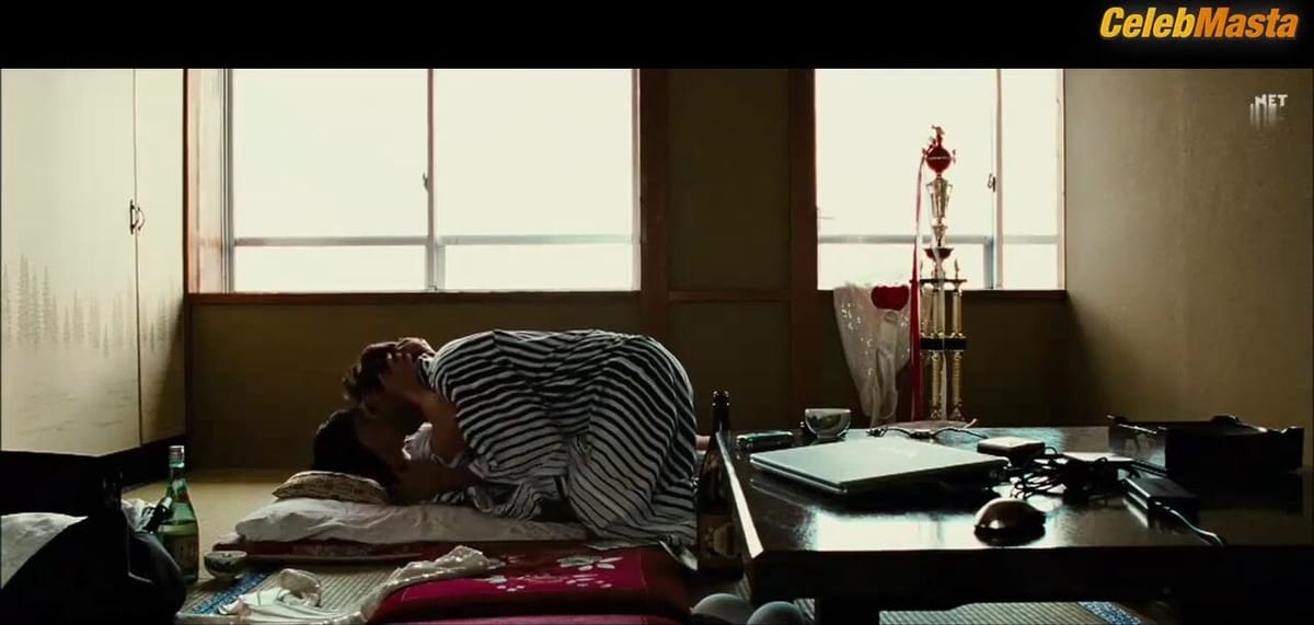 Alexandra Maria Lara's Ass and Tits Scene in Der Fischer Und Seine Frau