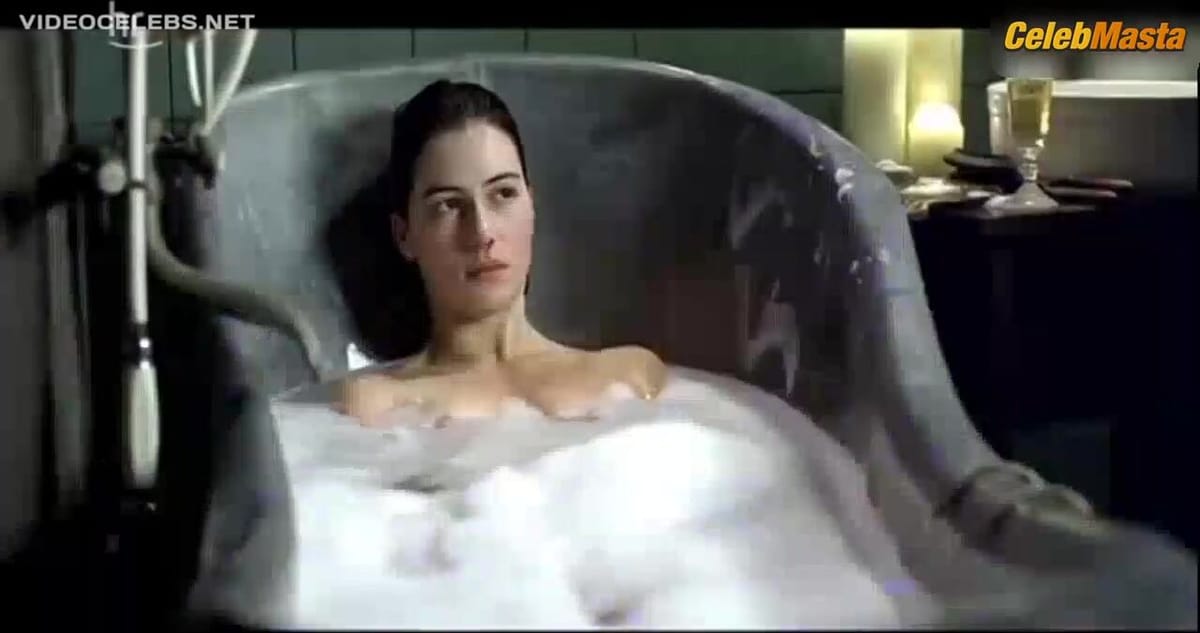 Esther Zimmering's Breasts Scene in Der Blaue Affe