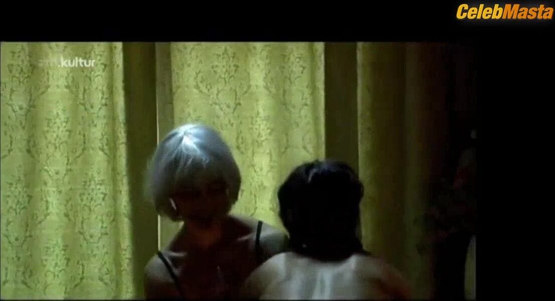 Esther Zimmering and Jessica Schwarz's Lesbian Underwear Scene in Lulu