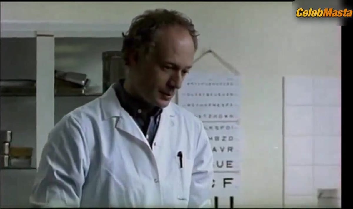 Karin Viard Boobs Scene Exposed in Haut les coeurs!