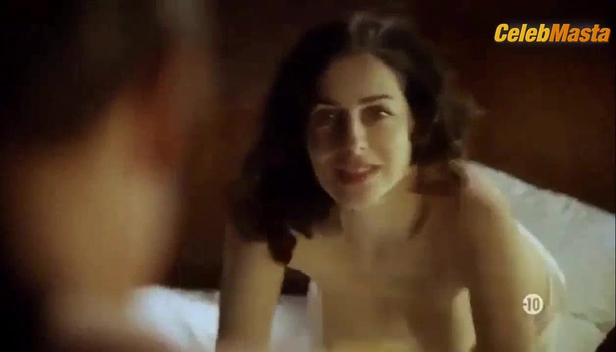 Amira Casar Tits Scene from La Femme Qui Pleure Au Chapeau Rouge