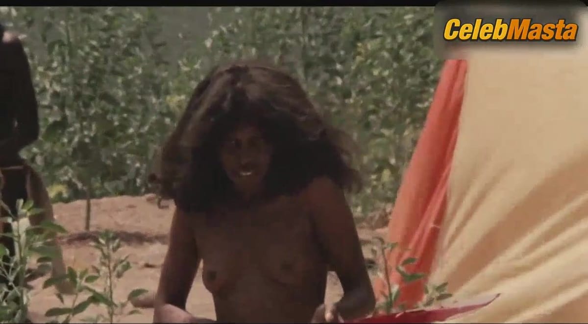 Katja Bienert and Aline Show Boobs Scene in Diamonds Of Kilimandjaro