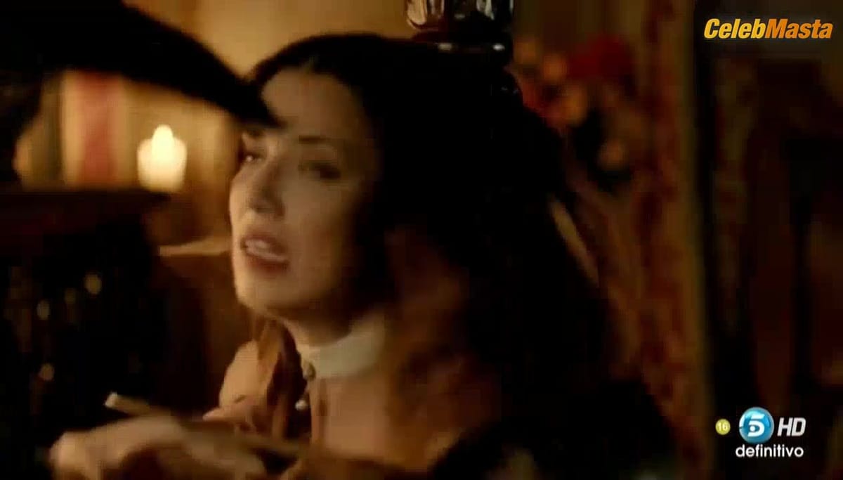 Natasha Yarovenko Booty, Boobs Scene in Las Aventuras Del Capitan Alatriste