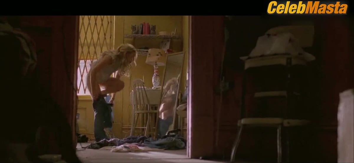 Piper Perabo's Underwear Scene from Coyote Ugly
