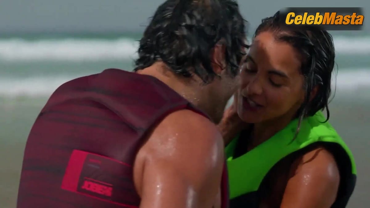 Sara Matos's Bikini Scene in Sangue Oculto