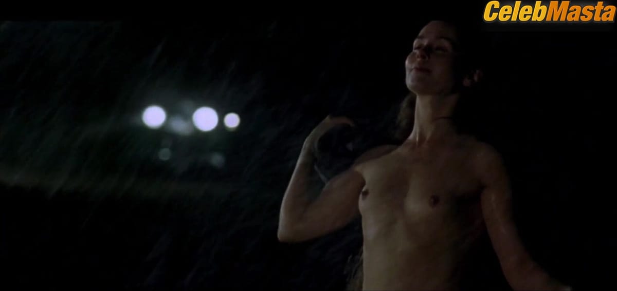 Tara Fitzgerald's Boobs Scene in I Capture The Castle