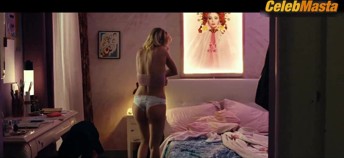 Amanda Campana Shows Booty, Underwear Scene in Bastardi A Mano Armata