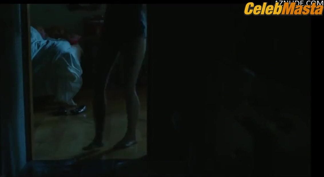 Kathryn Hahn and Juno Temple's Lesbian Underwear Scene in Afternoon Delight