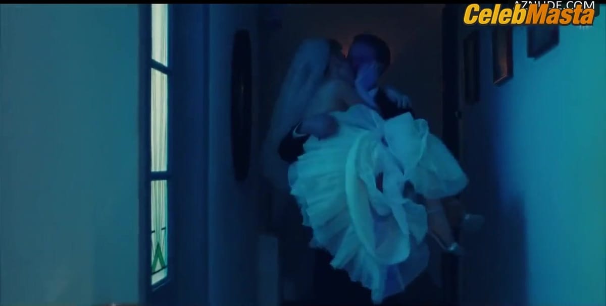 Juno Temple in Little Birds
