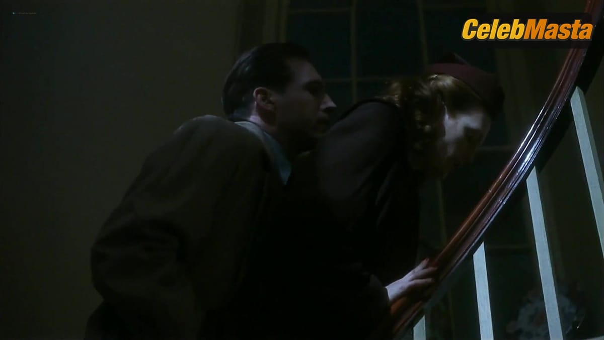 Julianne Moore's Sexy Scene in The End Of The