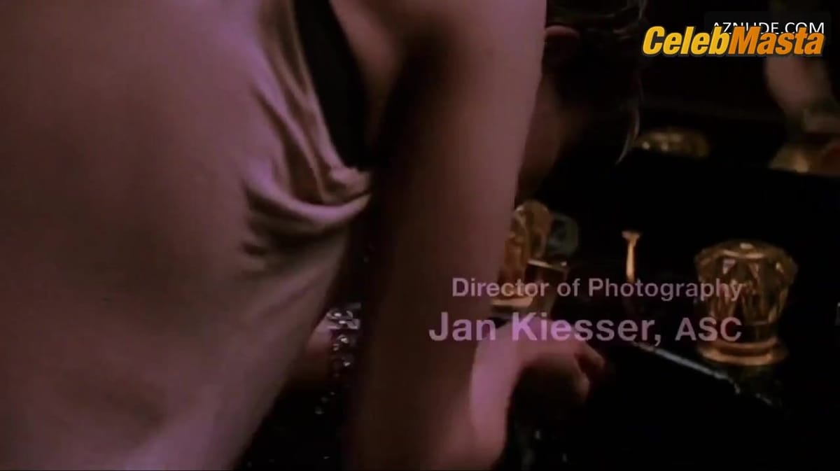 Jennifer Jason Leigh Bares Her Booty and Tits in a Scene in Georgia