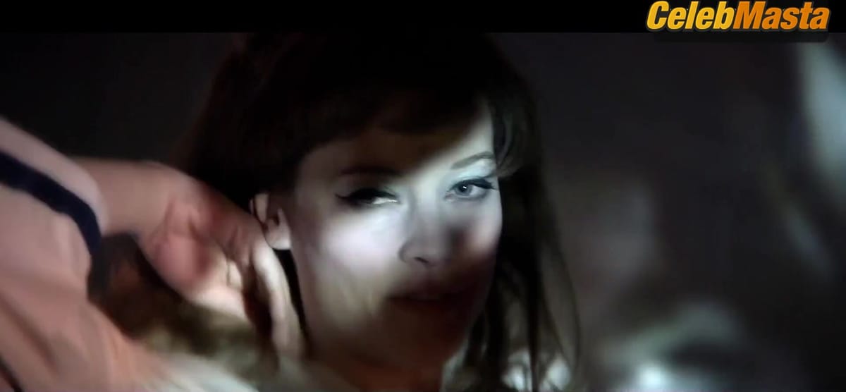 Jane Levy in Pretenders (2021)