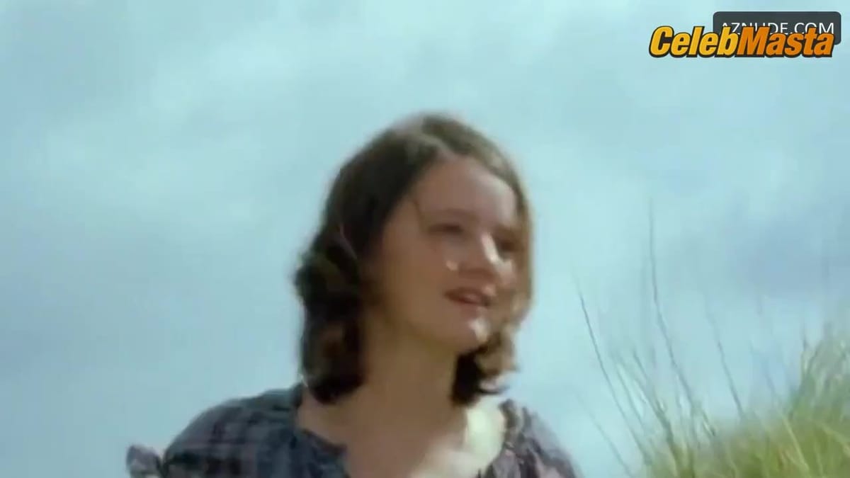 Pauline Etienne, Helene Zimmer Flash Boobs in Underwear Scene from Un Certain Dimanche