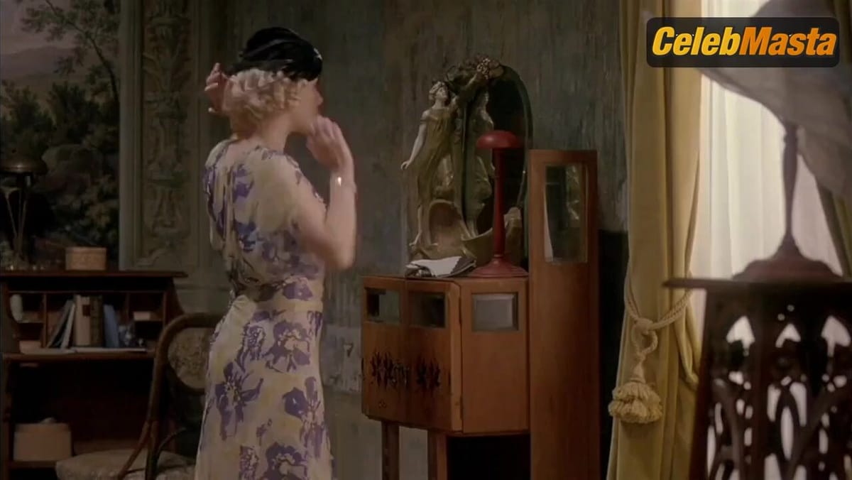 Helen Hunt's Sexy Scene from A Good Woman