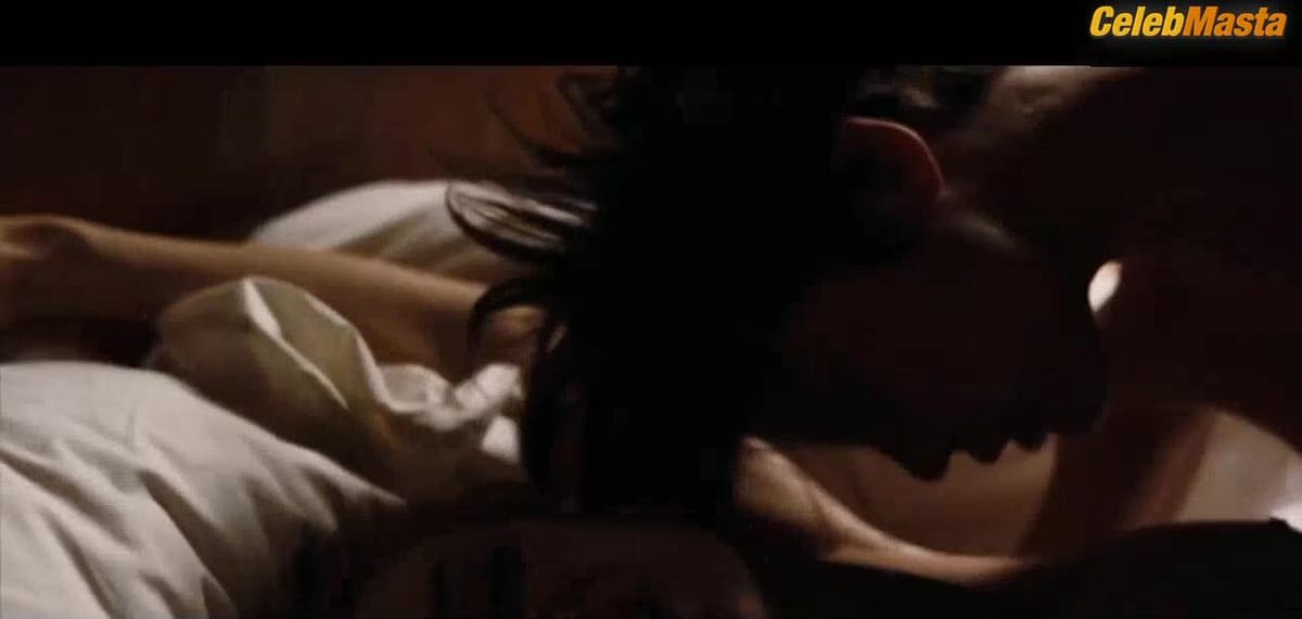 Elena Anaya Lesbian, Booty Scene in Room In Rome