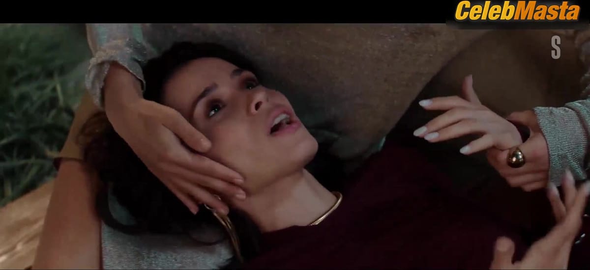 Kristina Kucherenko and Lyubov Aksyonova's Boobs Scene in Zhit Zhizn