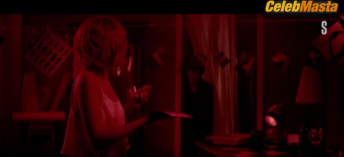 Lyubov Aksyonova Reveals All in Zhit Zhizn Scene