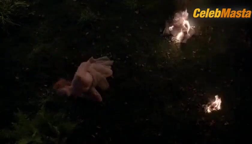 Lotte Verbeek Bares Body Scene in Outlander