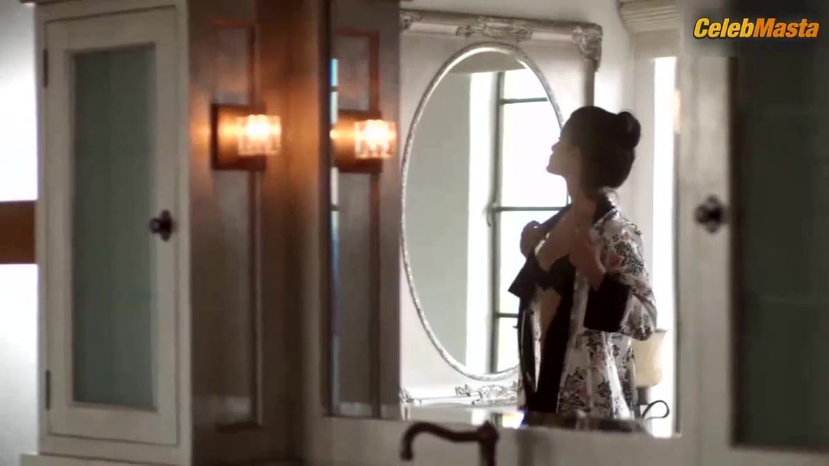 Jessica Clark Booty, Tits Scene in Pocket Listing