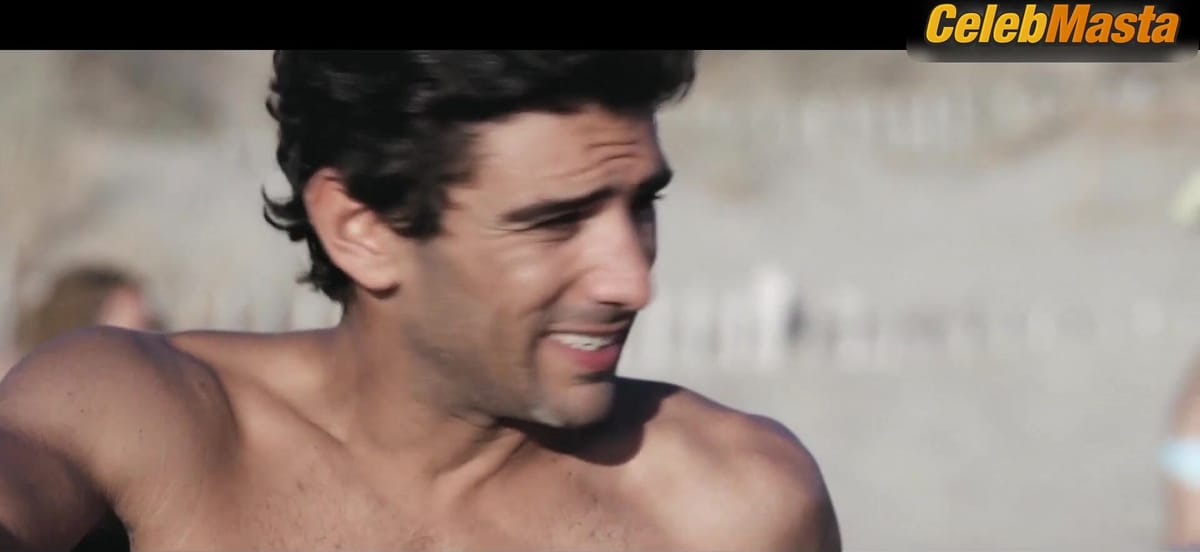 Alexia Chardard and Lou Luttiau's Swimsuit Scene in Mektoub, My Love Canto Uno