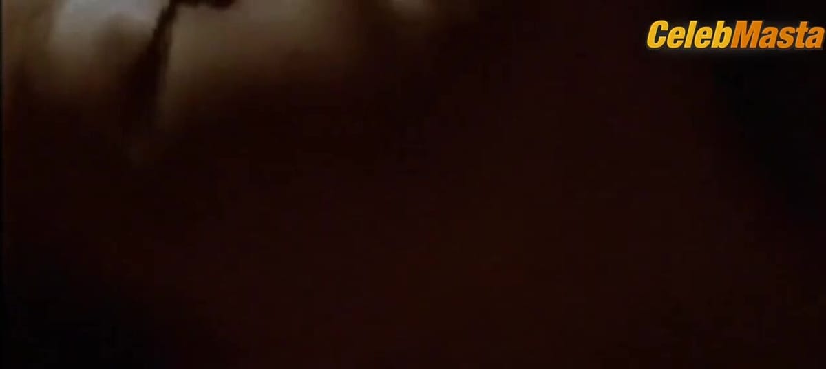 Lavinia Wilson Shows Off Sex Scene in Das Erste Mal