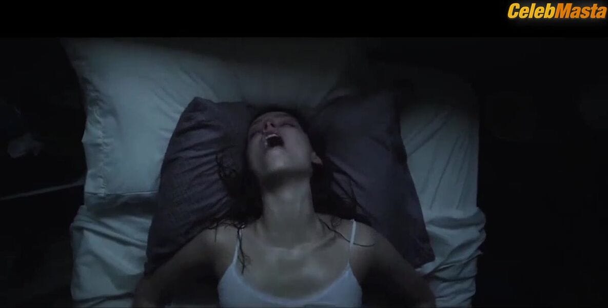 Alex Essoe Lesbian, Booty Scene from Starry Eyes