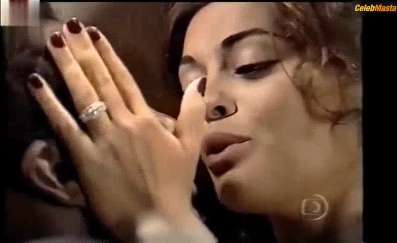 Juliana Paes Shows Off Sex Scene in Brava Gente