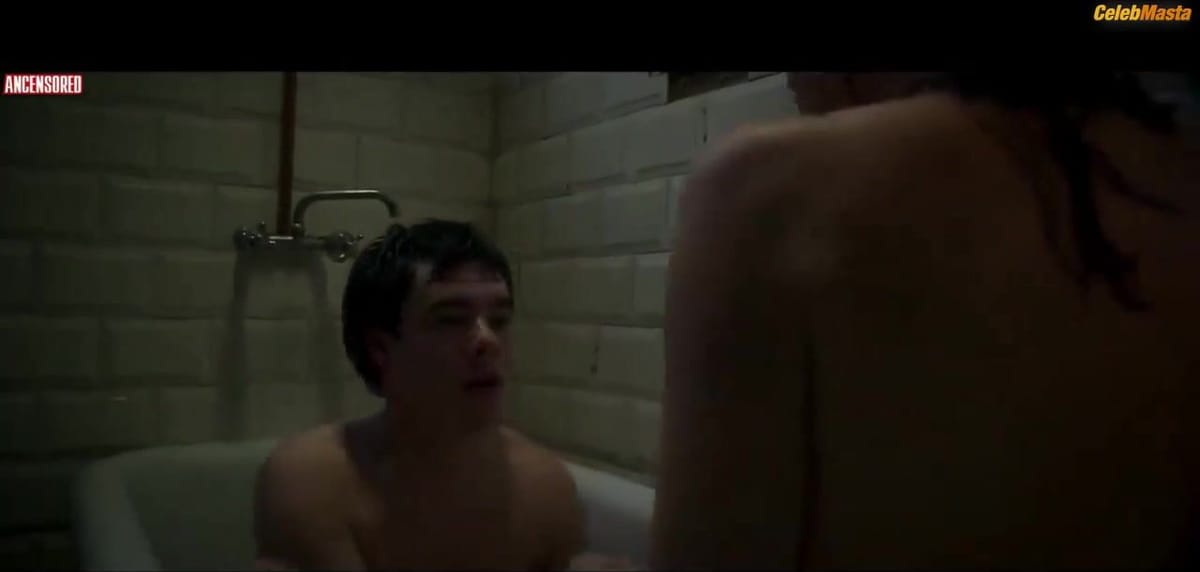 Romina Ricci Tits Scene in Amor Bandido