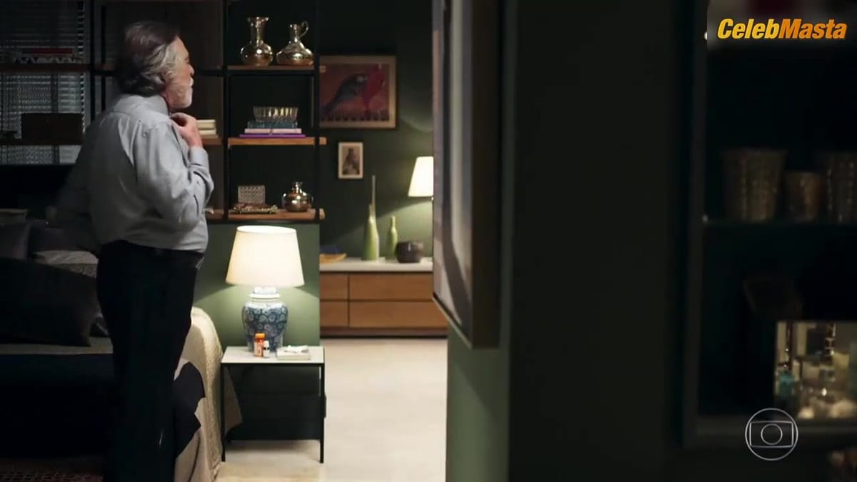 Juliana Paes and Cynthia Senek's Butt in Underwear Scene, A Dona do Pedaco