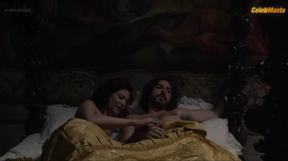 Anna Mouglalis Sexy Scene from Il Giovane Favolos