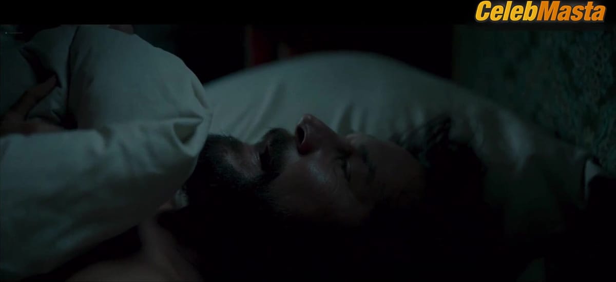 Maja Ostaszewska Boobs Scene in Broad Peak