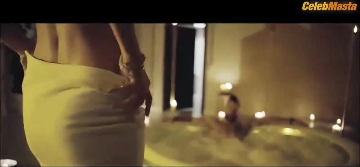 Maja Ostaszewska Boobs, Underwear Scene in Pitbull. Niebezpieczne Kobiety