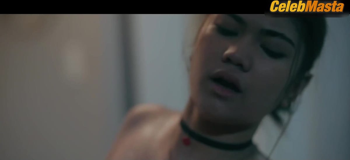 Trish Gaden and Queenie De Mesa's Lesbian, Booty Scene in Akin Ang Gabi