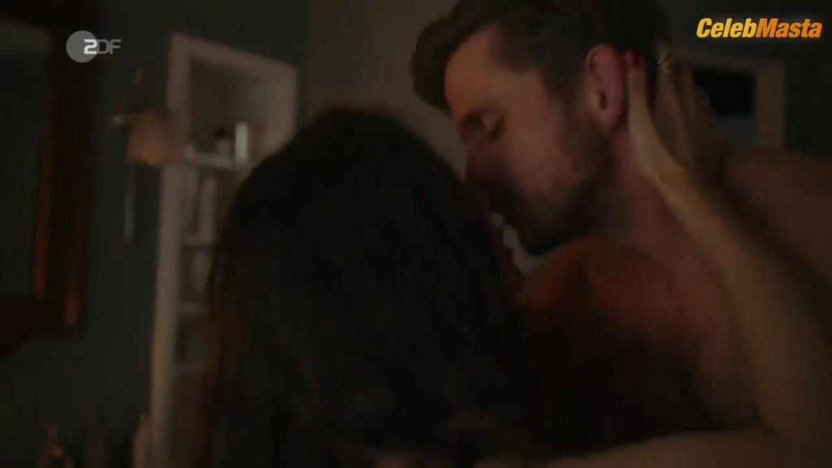 Mina Tander Ass, Tits Scene from Neuland