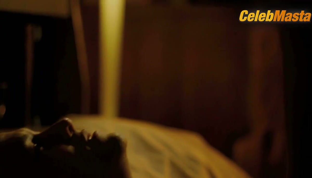 Jessica Parker Kennedy Sex Scene from 50/50