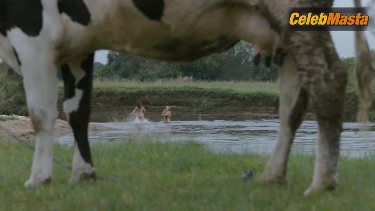Anna Cieslak and Marta Zmuda Booty Scene from War Of Love