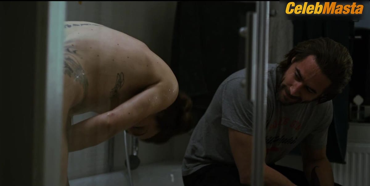Aliette Opheim's Tits Scene in Hassel