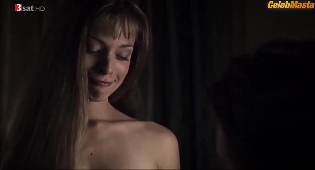 Julie Engelbrecht Sexy Scene from Mutig In Die Neuen Zeiten - Im Reich Der Reblaus
