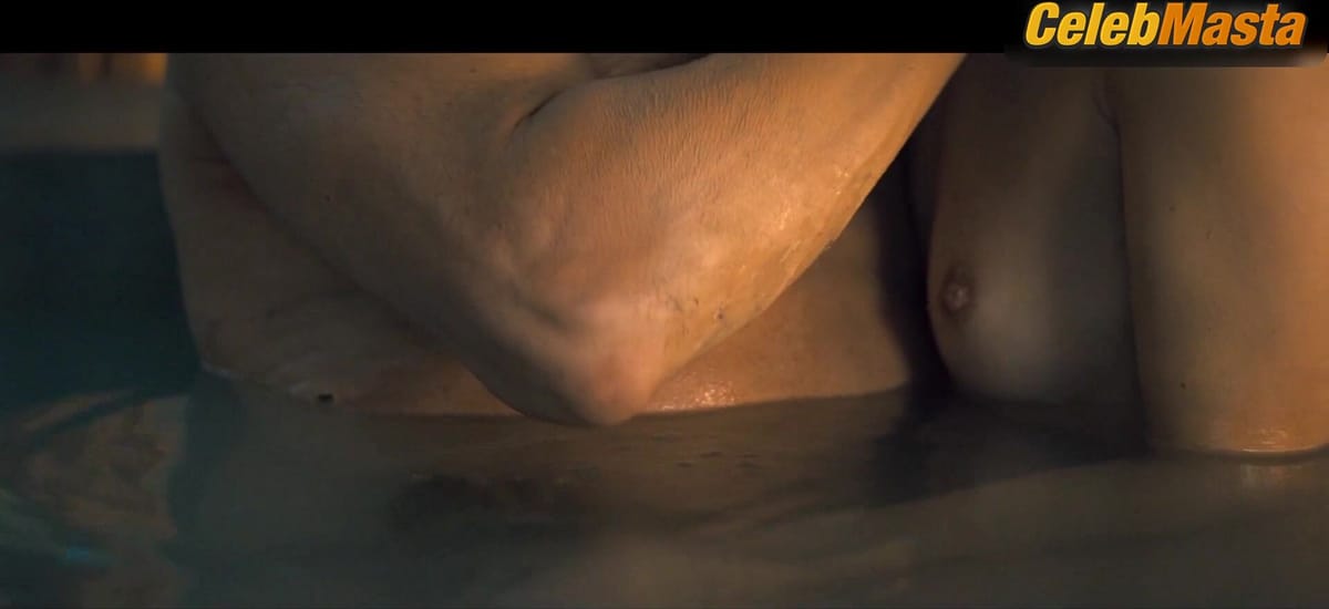 Jamaica Vaughan Flaunts Tits, Butt Scene in Spartacus House Of Ashur