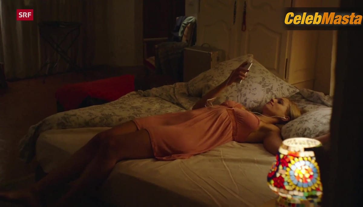 Julie Engelbrecht's Sexy Scene from Ein Sommer In Sudfrankreich