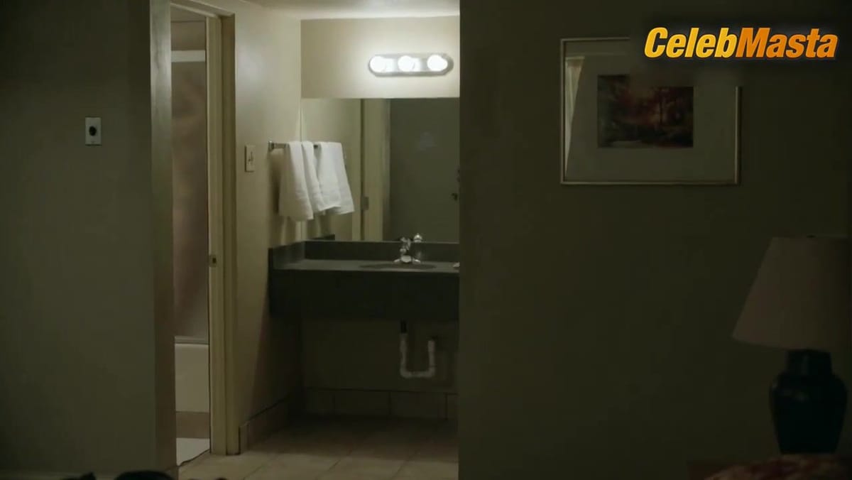 Aliette Opheim's Sexy Scene from Patriot