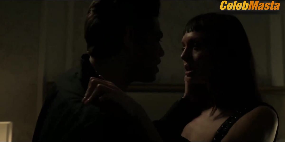 Laura Haddock's Sex Scene in The Recruit